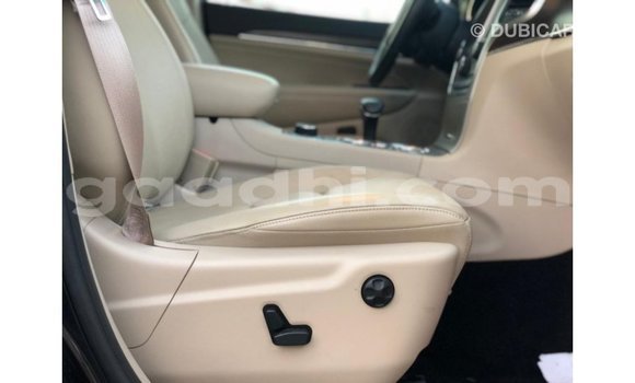 Nunua Imported Jeep Grand Cherokee Nyeusi Gari ndani ya Import - Dubai nchini Somalia Nunua Imported Jeep Grand Cherokee Nyeusi Gari ndani ya Import - Dubai nchini Somalia