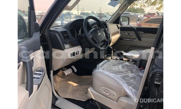 Acheter Import Voiture Mitsubishi Pajero Noir à Import - Dubai, Somalie Acheter Import Voiture Mitsubishi Pajero Noir à Import - Dubai, Somalie