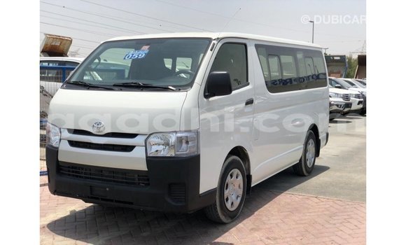 Imported Toyota DA White Netiree iti Import - Dubai keessatti Somalia keessatti Imported Toyota DA White Netiree iti Import - Dubai keessatti Somalia keessatti