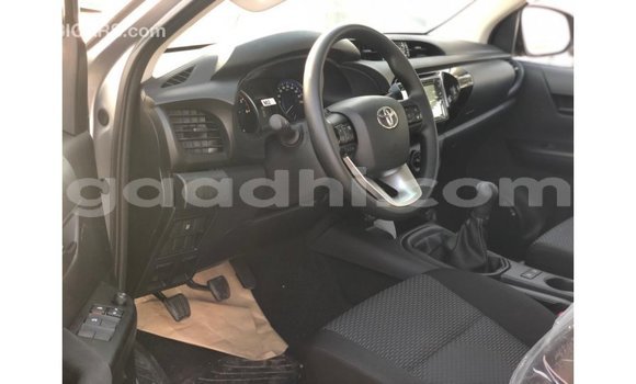 اشتري Imported Toyota Hilux آخر سيارة في Import - Dubai في الصومال اشتري Imported Toyota Hilux آخر سيارة في Import - Dubai في الصومال