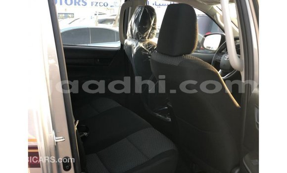 اشتري Imported Toyota Hilux آخر سيارة في Import - Dubai في الصومال اشتري Imported Toyota Hilux آخر سيارة في Import - Dubai في الصومال