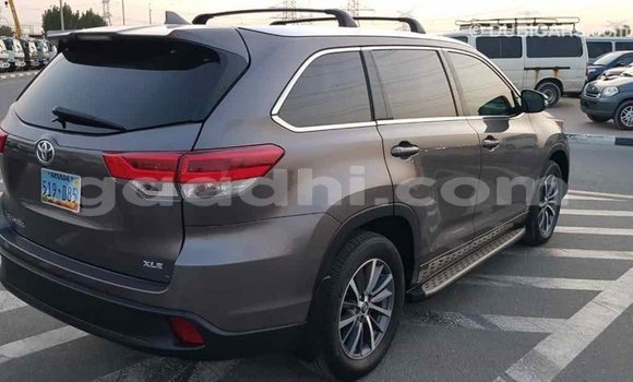 ይግዙ Imported Toyota Highlander ሌላ መኪና በ Import - Dubai በ ሶማሊያ ይግዙ Imported Toyota Highlander ሌላ መኪና በ Import - Dubai በ ሶማሊያ