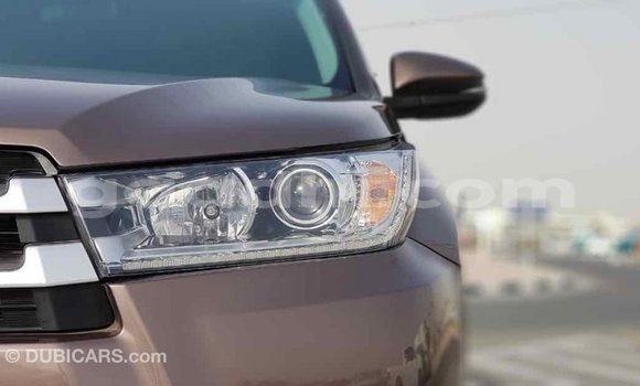 اشتري Imported Toyota Highlander بنى سيارة في Import - Dubai في الصومال اشتري Imported Toyota Highlander بنى سيارة في Import - Dubai في الصومال