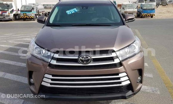 اشتري Imported Toyota Highlander بنى سيارة في Import - Dubai في الصومال اشتري Imported Toyota Highlander بنى سيارة في Import - Dubai في الصومال