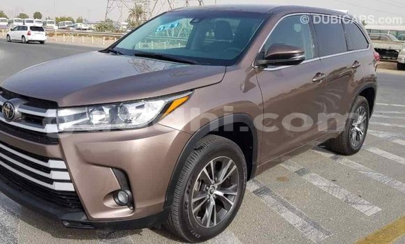 اشتري Imported Toyota Highlander بنى سيارة في Import - Dubai في الصومال اشتري Imported Toyota Highlander بنى سيارة في Import - Dubai في الصومال