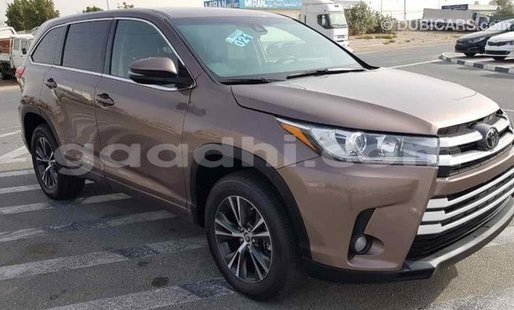 اشتري Imported Toyota Highlander بنى سيارة في Import - Dubai في الصومال اشتري Imported Toyota Highlander بنى سيارة في Import - Dubai في الصومال