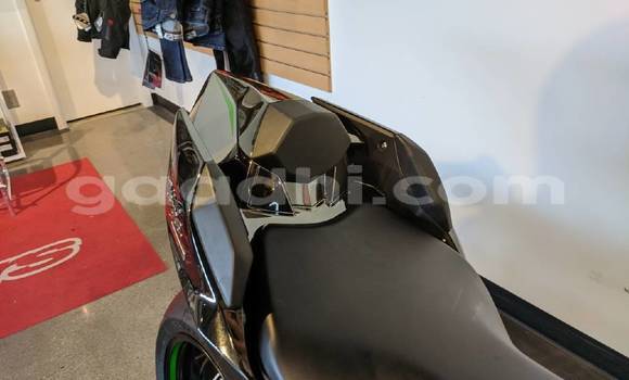 Buy Import Kawasaki H Black Bike in Bandarmu'ayo in Bari Buy Import Kawasaki H Black Bike in Bandarmu'ayo in Bari