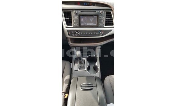 اشتري Imported Toyota Highlander بنى سيارة في Import - Dubai في الصومال اشتري Imported Toyota Highlander بنى سيارة في Import - Dubai في الصومال