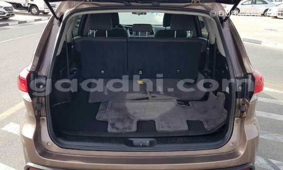 اشتري Imported Toyota Highlander بنى سيارة في Import - Dubai في الصومال اشتري Imported Toyota Highlander بنى سيارة في Import - Dubai في الصومال