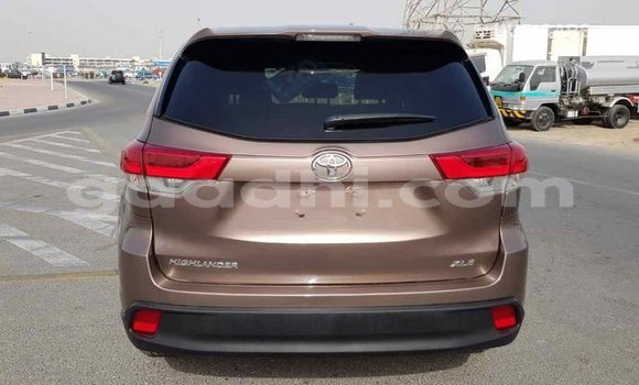 اشتري Imported Toyota Highlander بنى سيارة في Import - Dubai في الصومال اشتري Imported Toyota Highlander بنى سيارة في Import - Dubai في الصومال