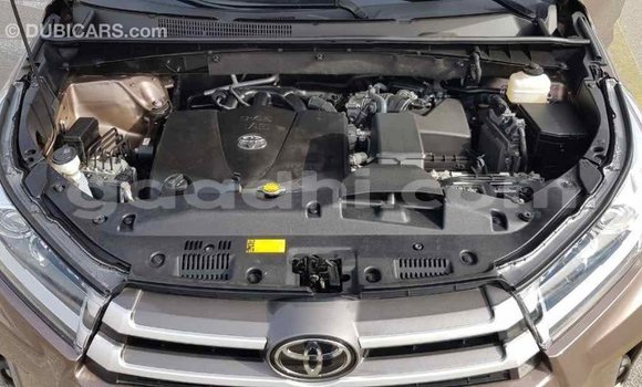 اشتري Imported Toyota Highlander بنى سيارة في Import - Dubai في الصومال اشتري Imported Toyota Highlander بنى سيارة في Import - Dubai في الصومال