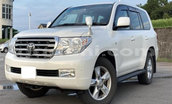 Buy Used Toyota Land Cruiser White Car in Mogadishu in Somalia Buy Used Toyota Land Cruiser White Car in Mogadishu in Somalia