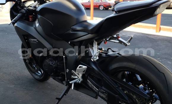 Buy Used Honda CBR Black Bike in 'Alula in Bari Buy Used Honda CBR Black Bike in 'Alula in Bari