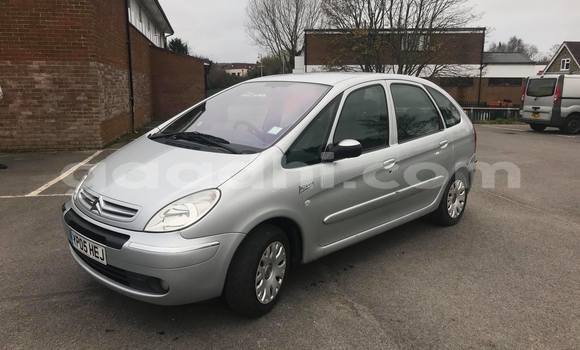 Buy Import Citroen Xsara Picasso Silver Car in Afgooye in Somalia Buy Import Citroen Xsara Picasso Silver Car in Afgooye in Somalia