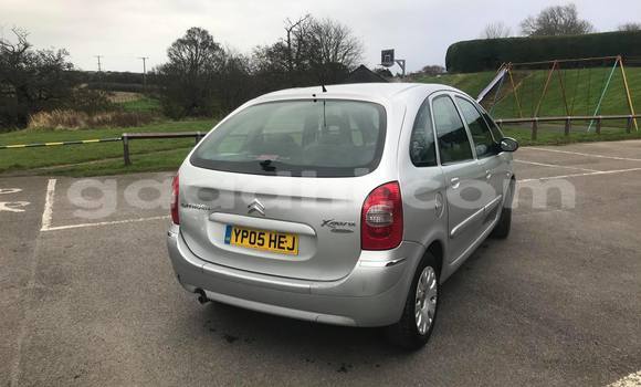 Buy Import Citroen Xsara Picasso Silver Car in Afgooye in Somalia Buy Import Citroen Xsara Picasso Silver Car in Afgooye in Somalia