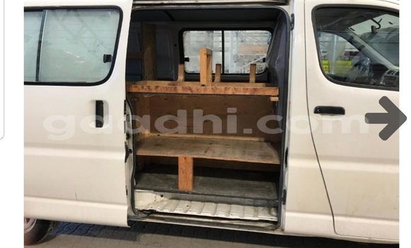 ይግዙ ያገለገለ Toyota Hiace ነጭ መኪና በ ሐርጌሳ በ ሶማሊላንድ ይግዙ ያገለገለ Toyota Hiace ነጭ መኪና በ ሐርጌሳ በ ሶማሊላንድ