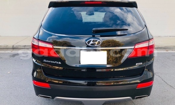 Nunua Ilio tumika Hyundai Santa Fe Nyeusi Gari ndani ya Iskushuban nchini Bari Nunua Ilio tumika Hyundai Santa Fe Nyeusi Gari ndani ya Iskushuban nchini Bari