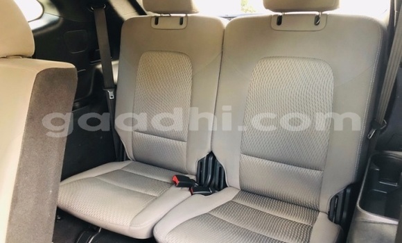 Nunua Ilio tumika Hyundai Santa Fe Nyeusi Gari ndani ya Iskushuban nchini Bari Nunua Ilio tumika Hyundai Santa Fe Nyeusi Gari ndani ya Iskushuban nchini Bari