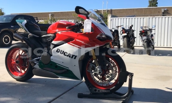 Buy Used Ducati Panigale Red Bike in Kismayo in Somalia