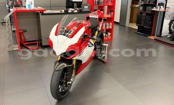اشتري جديد Ducati 1198 أحمر دراجة نارية في Bandarmu'ayo في باري اشتري جديد Ducati 1198 أحمر دراجة نارية في Bandarmu'ayo في باري