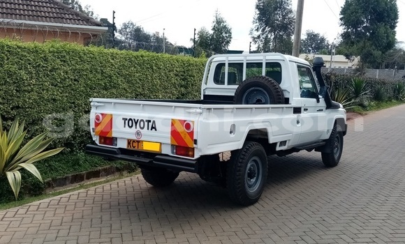Nunua Ilio tumika Toyota Land Cruiser Nyingine Gari ndani ya Mogadishu nchini Somalia Nunua Ilio tumika Toyota Land Cruiser Nyingine Gari ndani ya Mogadishu nchini Somalia
