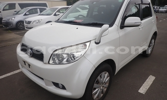 Buy Used Toyota Rush White Car in Import - Dubai in Somalia