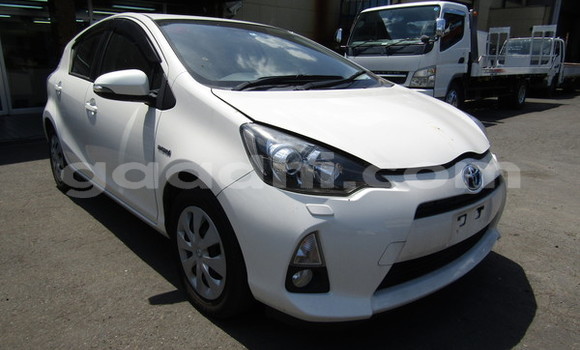 Buy Used Toyota Aqua White Car in Import - Dubai in Somalia Buy Used Toyota Aqua White Car in Import - Dubai in Somalia