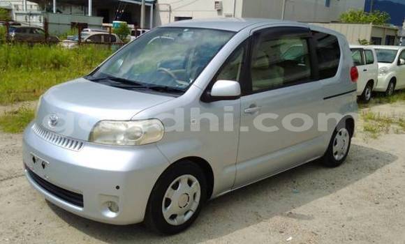 Buy Used Toyota Porte Silver Car in Import - Dubai in Somalia