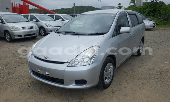 Buy Used Toyota Wish Silver Car in Import - Dubai in Somalia