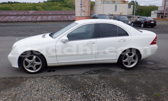 Buy Used Mercedes-Benz C–Class White Car in Import - Dubai in Somalia