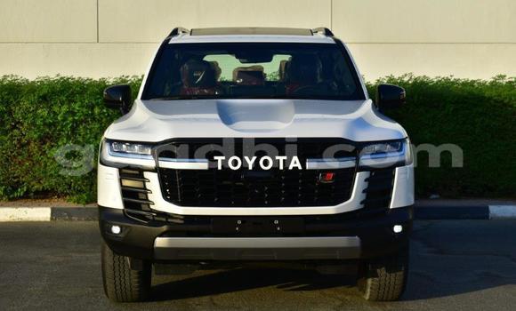 Nunua Mpya Toyota Land Cruiser Nyeupe Gari ndani ya Import - Dubai nchini Somalia Nunua Mpya Toyota Land Cruiser Nyeupe Gari ndani ya Import - Dubai nchini Somalia
