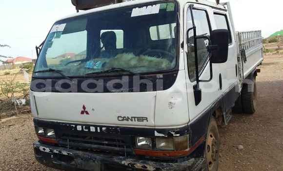 Nunua Ilio tumika Mitsubishi Tredia Nyeupe Gari ndani ya Burao nchini Somalia Nunua Ilio tumika Mitsubishi Tredia Nyeupe Gari ndani ya Burao nchini Somalia