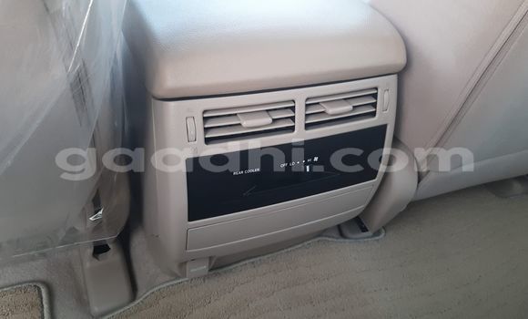 Nunua Mpya Toyota Land Cruiser Nyeupe Gari ndani ya Mogadishu nchini Somalia Nunua Mpya Toyota Land Cruiser Nyeupe Gari ndani ya Mogadishu nchini Somalia