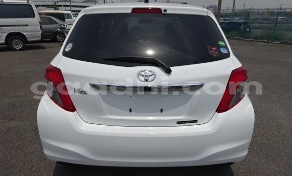 Buy Used Toyota Vitz White Car in Dujuma in Gedo Buy Used Toyota Vitz White Car in Dujuma in Gedo