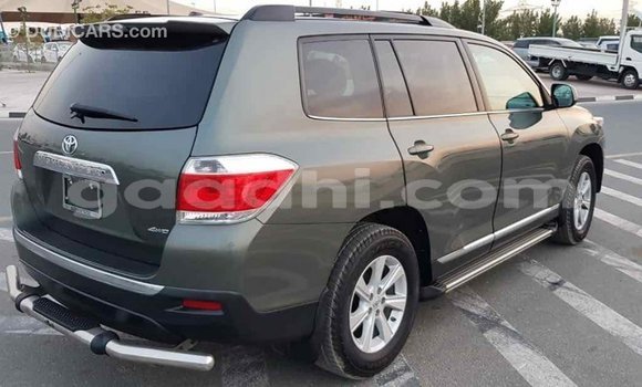 اشتري Imported Toyota Highlander أخضر سيارة في Import - Dubai في الصومال اشتري Imported Toyota Highlander أخضر سيارة في Import - Dubai في الصومال