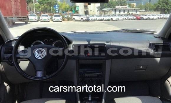 Buy Used Volkswagen Golf Blue Car in Bandarbeyla in Bari Buy Used Volkswagen Golf Blue Car in Bandarbeyla in Bari