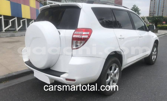 Buy Used Toyota RAV4 White Car in Bardhere in Gedo Buy Used Toyota RAV4 White Car in Bardhere in Gedo