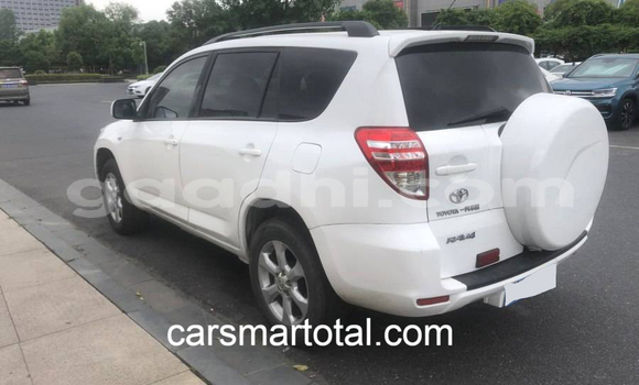 Buy Used Toyota RAV4 White Car in Bardhere in Gedo Buy Used Toyota RAV4 White Car in Bardhere in Gedo