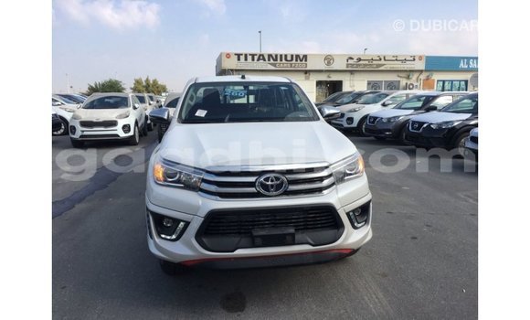 ይግዙ Imported Toyota Hilux ነጭ መኪና በ Import - Dubai በ ሶማሊያ ይግዙ Imported Toyota Hilux ነጭ መኪና በ Import - Dubai በ ሶማሊያ