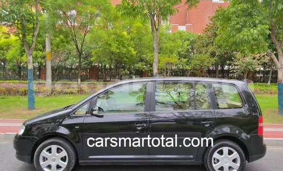 Buy Used Volkswagen Touran Silver Car in Kismayo in Somalia Buy Used Volkswagen Touran Silver Car in Kismayo in Somalia