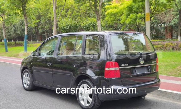 Buy Used Volkswagen Touran Silver Car in Kismayo in Somalia Buy Used Volkswagen Touran Silver Car in Kismayo in Somalia
