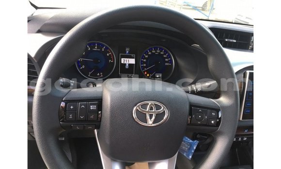ይግዙ Imported Toyota Hilux ነጭ መኪና በ Import - Dubai በ ሶማሊያ ይግዙ Imported Toyota Hilux ነጭ መኪና በ Import - Dubai በ ሶማሊያ