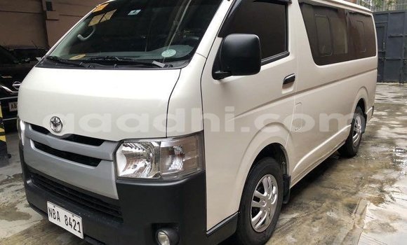 Buy Used Toyota Hiace White Car in 'Alula in Bari Buy Used Toyota Hiace White Car in 'Alula in Bari