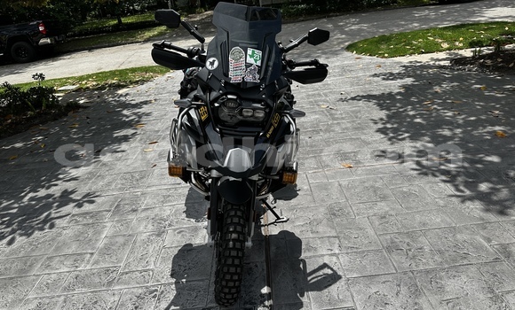 اشتري مستعمل BMW R1200GS Adventure أسود دراجة نارية في بوساسو في الصومال اشتري مستعمل BMW R1200GS Adventure أسود دراجة نارية في بوساسو في الصومال