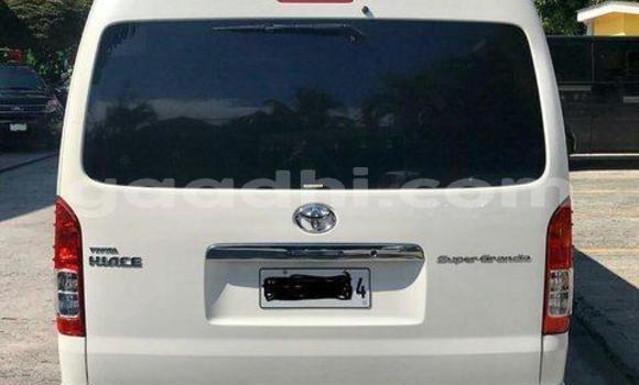 ይግዙ ያገለገለ Toyota Hiace ነጭ መኪና በ Kismayo በ ሶማሊያ ይግዙ ያገለገለ Toyota Hiace ነጭ መኪና በ Kismayo በ ሶማሊያ