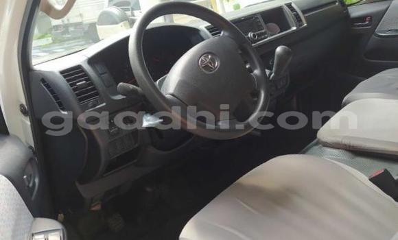 Buy Used Toyota Hiace White Car in Sa'o in Gedo Buy Used Toyota Hiace White Car in Sa'o in Gedo