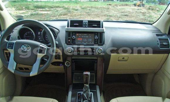ይግዙ ያገለገለ Toyota Land Cruiser Prado ነጭ መኪና በ ሐርጌሳ በ ሶማሊላንድ ይግዙ ያገለገለ Toyota Land Cruiser Prado ነጭ መኪና በ ሐርጌሳ በ ሶማሊላንድ