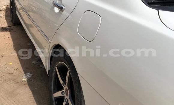 Oofamaa Toyota Mark II White Makiinaa iti Hargeysa keessatti Somaliland keessatti Oofamaa Toyota Mark II White Makiinaa iti Hargeysa keessatti Somaliland keessatti