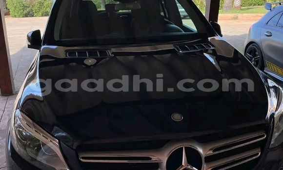 Oofamaa Mercedes-Benz GLE Black Makiinaa iti Mogadishu keessatti Somalia keessatti Oofamaa Mercedes-Benz GLE Black Makiinaa iti Mogadishu keessatti Somalia keessatti
