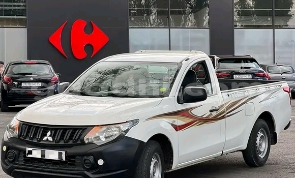 Nunua Ilio tumika Mitsubishi L200 Nyeupe Gari ndani ya Mogadishu nchini Somalia Nunua Ilio tumika Mitsubishi L200 Nyeupe Gari ndani ya Mogadishu nchini Somalia